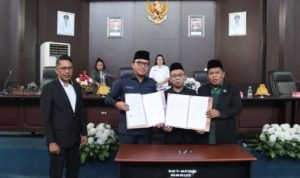 Dihadiri Bupati Delis, DPRD Tetapkan APBDP Morut 2023