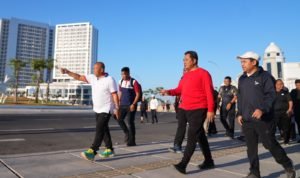 Pj Gubernur Jalan Pagi Bersama Pejabat OPD dan Anggota DPRD Sulsel di CPI