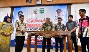 Disaksikan Pj Gubernur Sulsel, Pemkab Bersama KPU dan Bawaslu Luwu Tandatangani NPHD Pilkada 2024