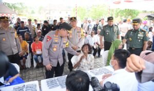 Wujudkan Pemilu Damai 2024, Polri dan TNI Berikan Pelayanan Gratis Untuk Masyarakat