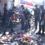 Peduli Lingkungan, Personel Ajendam XIV Hasanuddin Gelar Karya Bakti Pembersihan di Pasar Daya Makassar