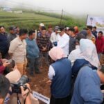 Mengeluh Kekurangan Modal, PJ Gubernur Bantu Warga Salurkan KUR