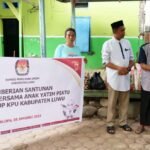Berbagi Kebahagiaan, KPU Luwu Berikan Santunan dan Doa Bersama Anak Yatim Piatu