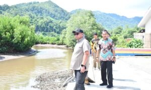 Pj Wali Kota Palopo Tinjau Lokasi Pembangunan Talud dan Normalisasi Sungai