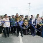 Bupati Luwu Resmikan Pengaspalan Jalan di Desa Lauwa