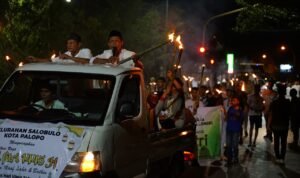 Ribuan Warga dari 48 Kelurahan di Palopo Ikuti Pawai Obor Malam Takbiran