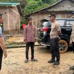 Kapolres Palopo Terjung Langsung Salurkan Air Bersih ke Korban Banjir Bandang di Desa Kaili Luwu