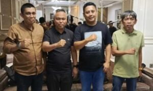 Didampingi Kepala Desa, Ketua PDIP Lutim Bertemu Ketua Gerindra Sulsel