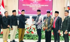 Rachmansyah-Harsono Paslon Pertama di Pilbup Morowali Mendaftar ke KPU