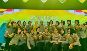 Didampingi Ketua Bhayangkari Cabang Palopo, AKBP Safi’i Hadiri Syukuran Hari Jadi Polwan ke-76 di Makassar