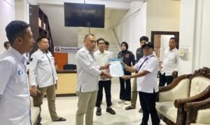 Tim Ratona Datangi Bawaslu Sulsel Buntut Rekomendasi Diskualifikasi Trisal-Akhmad