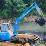 Cegah Banjir, Kali Cipinang di Kramat Jati Jakarta Timur Dikeruk