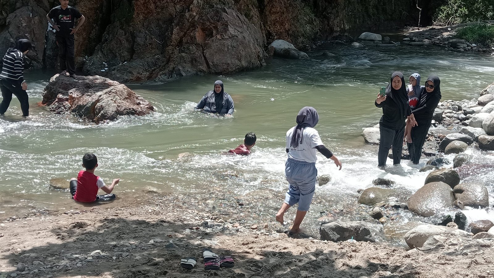 Sungai Latuppa, Kelurahan Latuppa, Kecamatan Mungkajang, Palopo.
