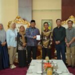 Bupati Luwu Salurkan Bantuan Bahan Baku Rumah untuk Korban Puting Beliung