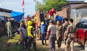 TNI Kolaborasi Pemda Lutim Gelar Karya Bakti di HUT ke-80 RI