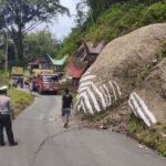 Lakalantas Maut Akibat Batu Besar, Pemkab Toraja Utara Turunkan Excavator Hancurkan Penghalang Jalan