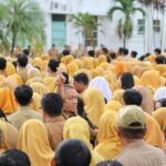 Bupati Sidak Apel Pagi, Puluhan Pegawai Terciduk Main HP dan Duduk Saat Sekda Sambutan